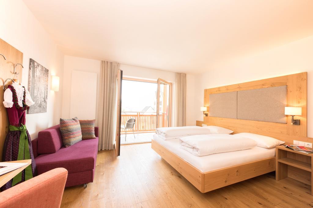 Panorama Hotel Flora Вилландро Экстерьер фото